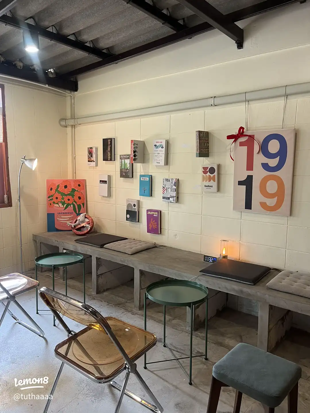 Work and reading corner at House no.19 cafe