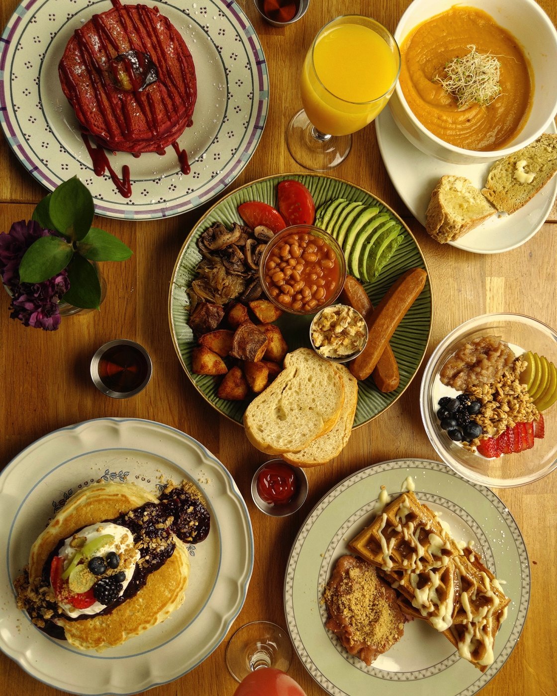 Full brunch table with eggs and drinks