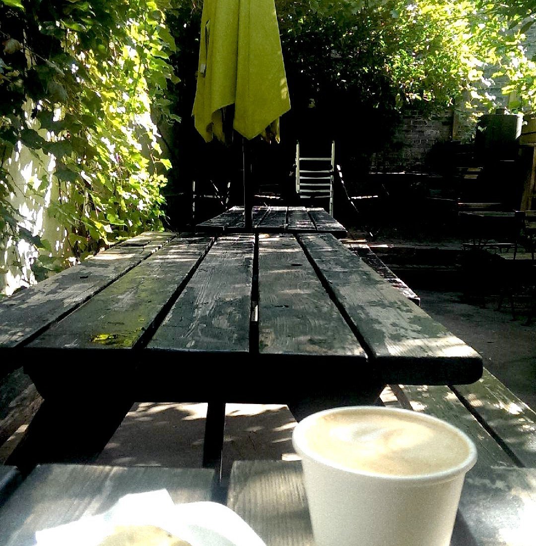 Café Pamenar patio