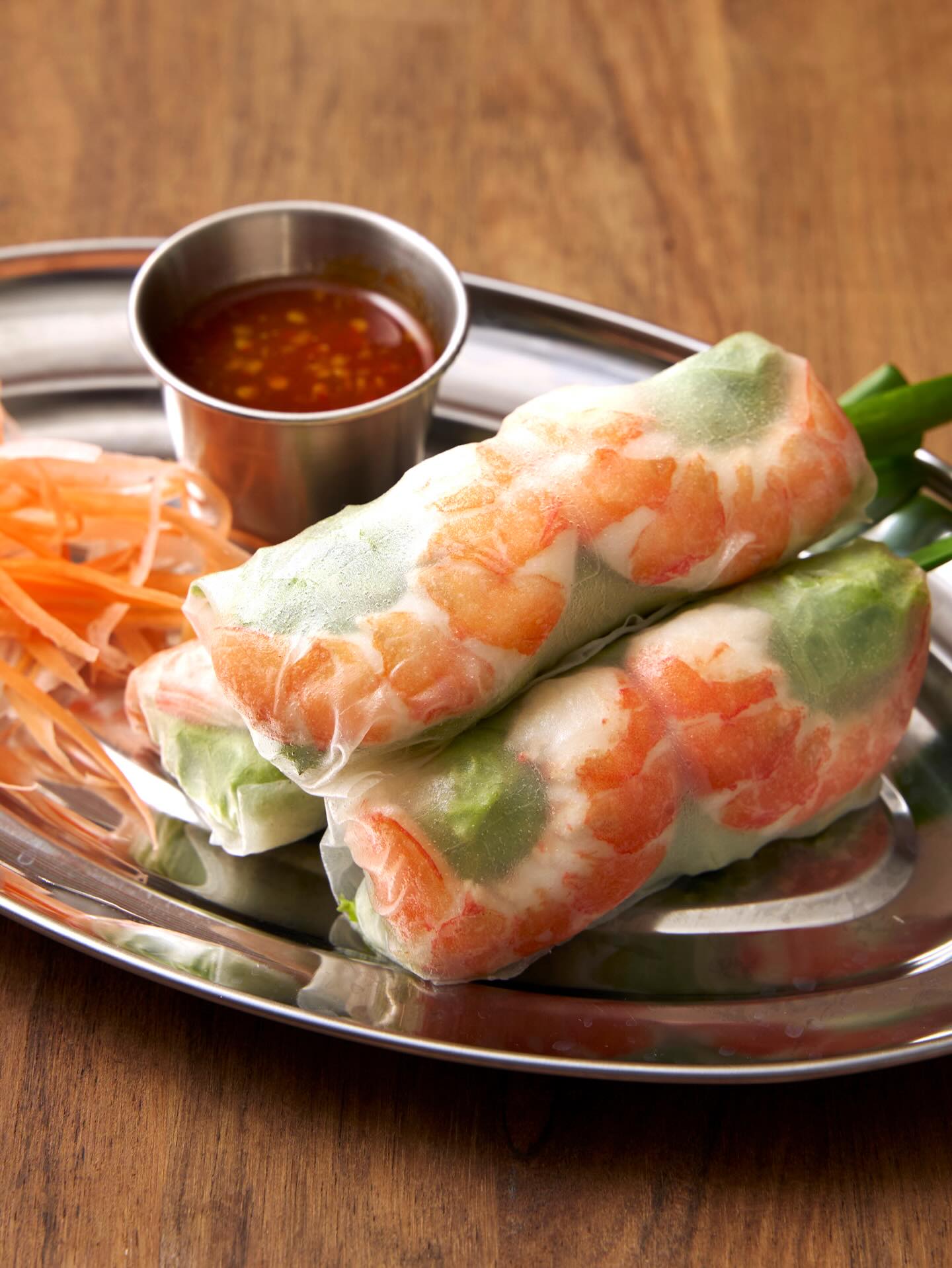Xôi — Exterior & grilled prawns